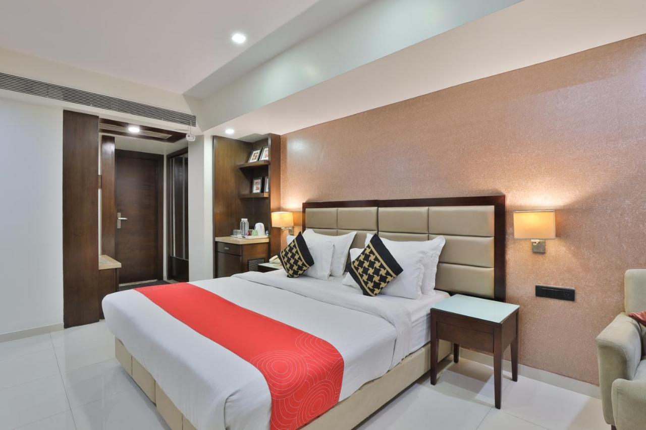 Krios Hotel - Near Sg Highway, Ahmedabad Exterior photo