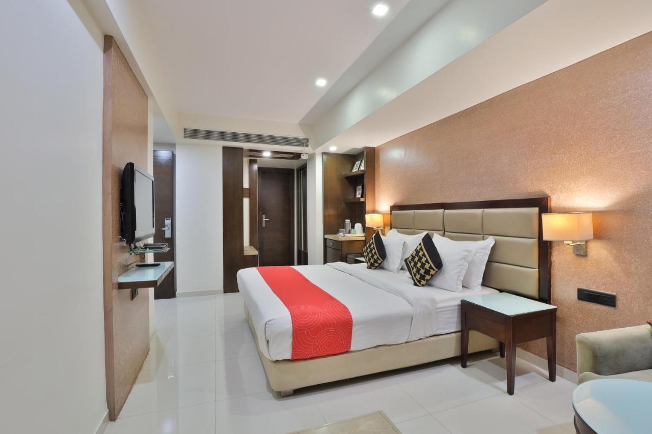 Krios Hotel - Near Sg Highway, Ahmedabad Exterior photo