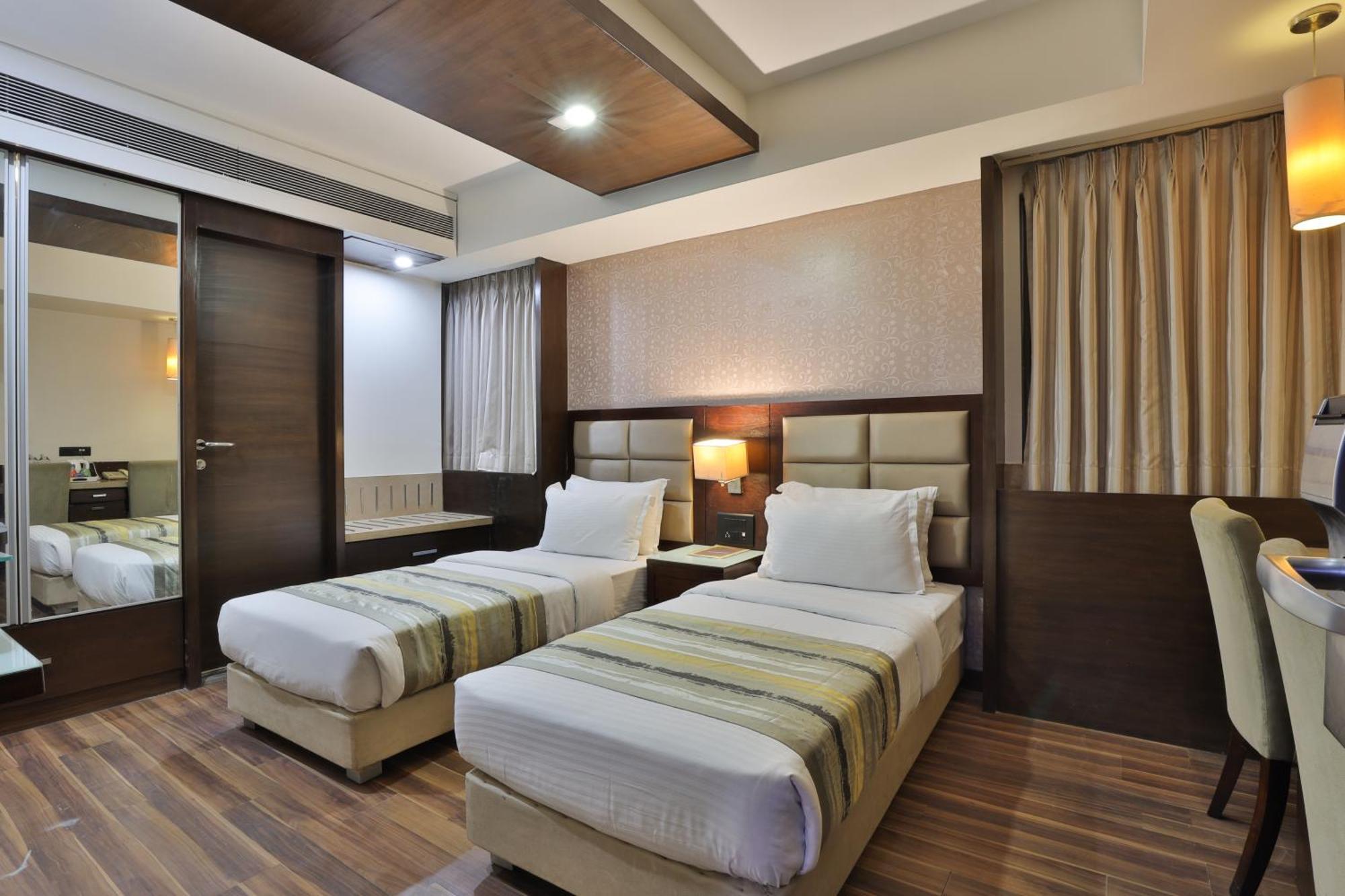 Krios Hotel - Near Sg Highway, Ahmedabad Exterior photo